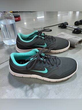 Nike Orive NM DRS Sneakers Dark Gray & Teal Running Shoes Women’s Size 10